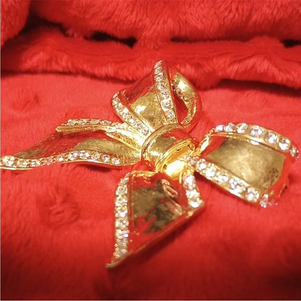 Gold Bow Brooch with Rhinestones - Picture 8 of 9